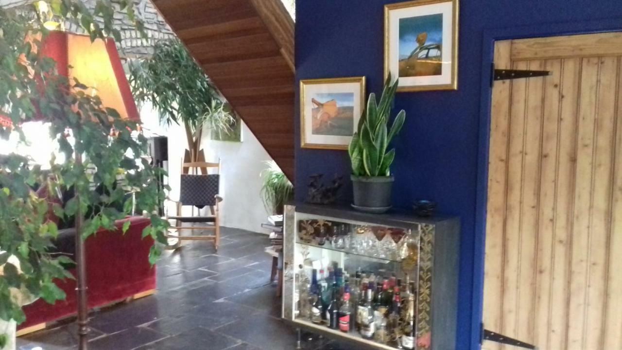 The Village Studio Apartments Моут Экстерьер фото