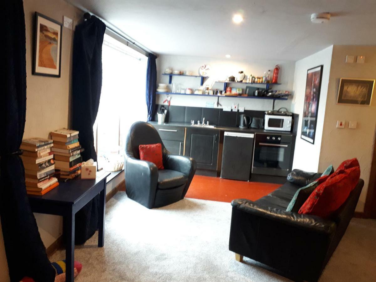 The Village Studio Apartments Моут Экстерьер фото