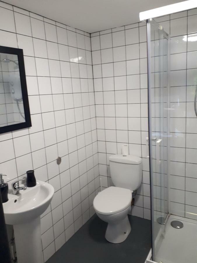 The Village Studio Apartments Моут Экстерьер фото