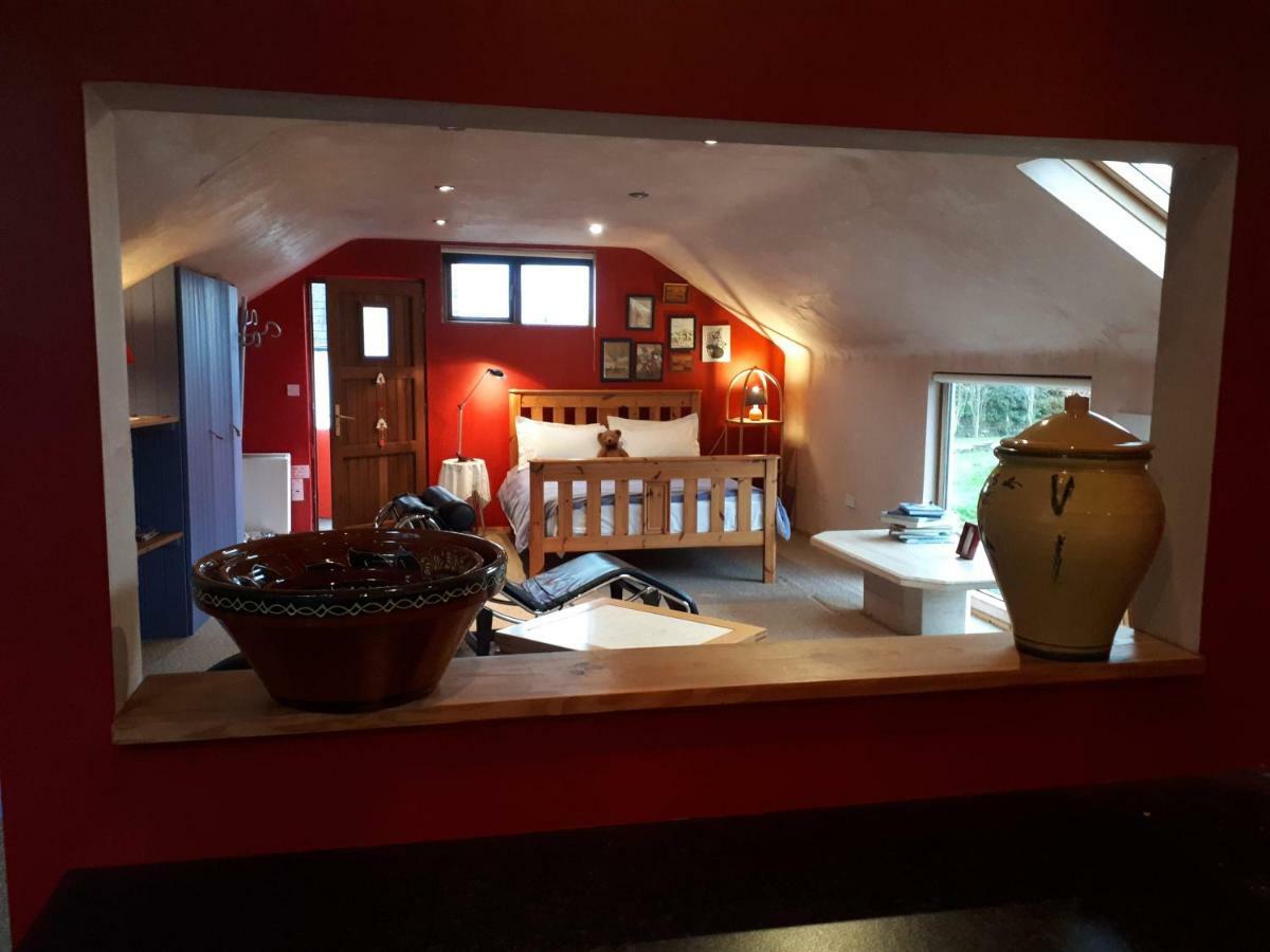 The Village Studio Apartments Моут Экстерьер фото